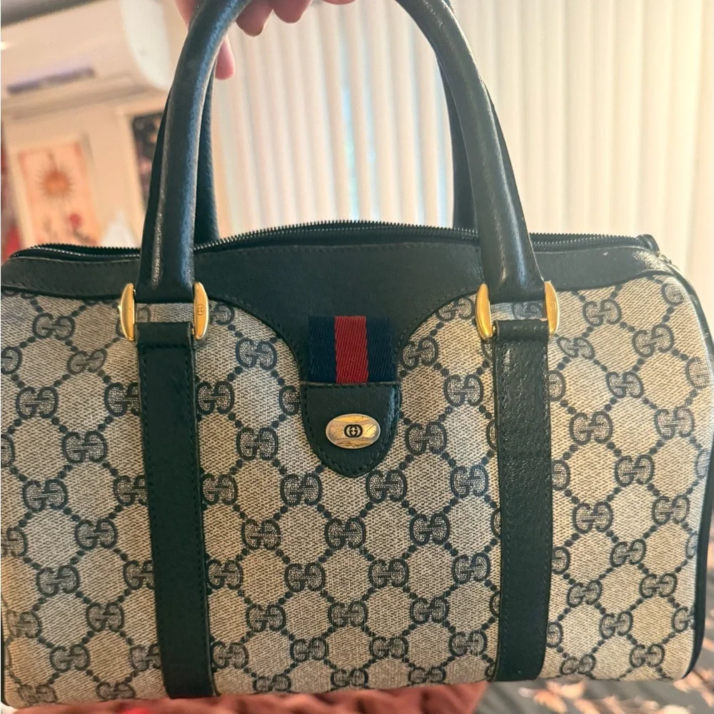 Vintage Gucci Navy Boston - Picture 1 of 16